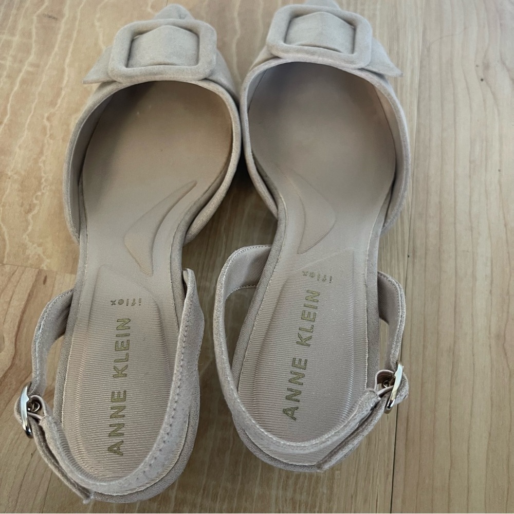 Anne Klein Tan Slingback Heels - Picture 7 of 11